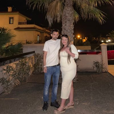 LouiseStallan's profile picture. Can take the girl out the East End but you can't take the East End out the girl❤️