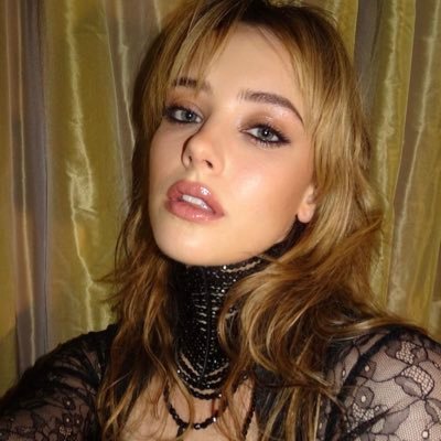 herkimsemkim's profile picture. Eğer bir okyanussan,okyanus ol; insanlar yüzme bilmiyor diye su birikintisi olma.