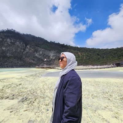 swastikatiara's profile picture. love blue.