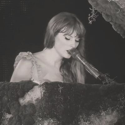 26 | TS | Paramore | LG | OR | FOB | Vinyls | Eras Tour SoFi LA N1 | ♑♋♋ | she/her | | ifb 17+❕