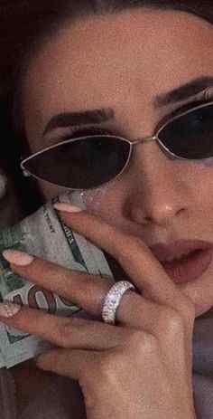 AraceliSer92477's profile picture. 