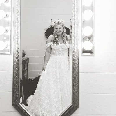 gabbysversion13's profile picture. 26 | Swiftie since Debut🌼 | Eras 6/9 6/10💜 | 🕰️Dear Reader’s Number One Fan | Michigan | TT: gabbysversion13