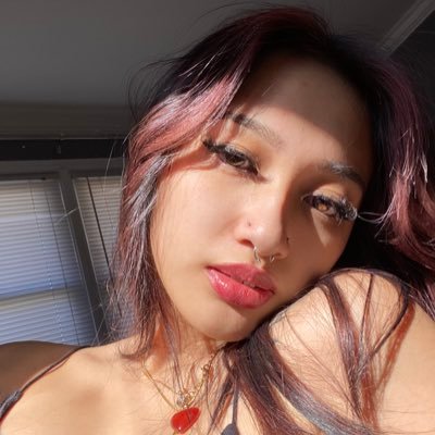 Thirst trap l💖💜💙| Your mom | Twitch Steamer🍚♨ |I literally hope you all crash and burn | going insane rn|