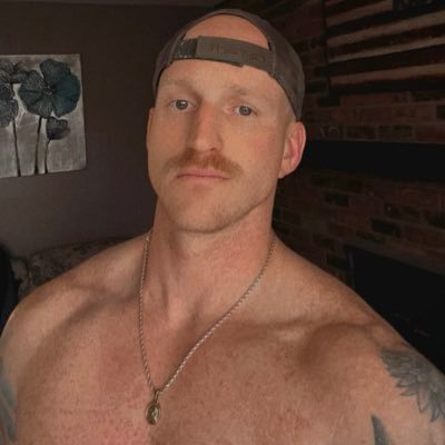 Army Airborne Infantry/OEF Vet | Personal trainer | Muscle Daddy | Ex Pro BR Gamer