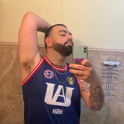 31 year old cosplayer from the OC 🍊 Comic Books, Conventions, Anime, Horror Movies, and Breweries