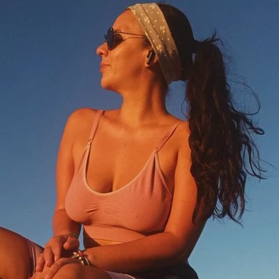 MicaSbardella's profile picture. No soy frágil como una flor, soy frágil como una bomba