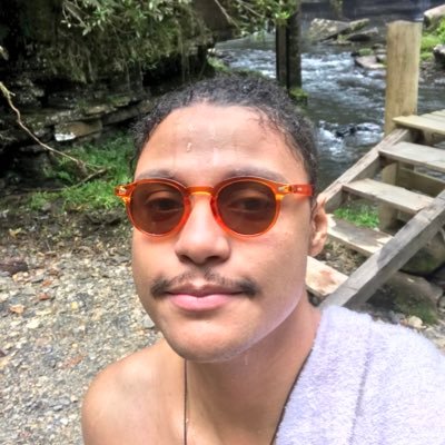 euDerickandres's profile picture. eu sinto tanta raiva que amar parece errado