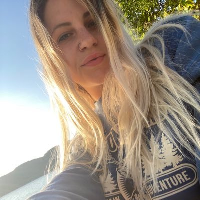 kyra_lani's profile picture. love my fur babies and cnh ❤️