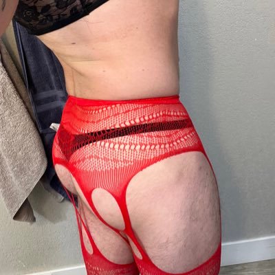 breedable muscle bottom. profile pic is always me. 28, male, I consider myself masculine, male, bisexual, submissive/bottom. Cash app $thebbtrainer . 18+ only