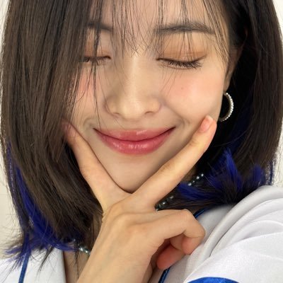 Here for ITZY ≷ • drag race enjoyer • INTJ-T • ♉️ • 011523 • rt-bot for Itzy & Twice most of the time