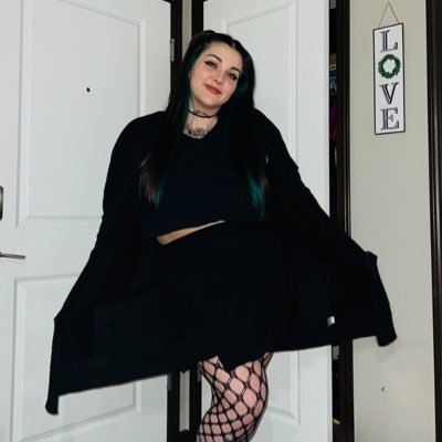 besos_louisa's profile picture. she/her. 30. mom to the perfect minis. pic to @ferni3292 ~livin this funky life~ Venmo: @ohnokitty