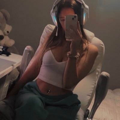 Caityxily's profile picture. 21 // Melbourne, Aus // Twitch @ Caityyx💗
