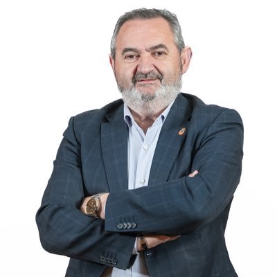 De A Mariña. Senador por Lugo. Coordinador xeral do @PPdeLugo e concelleiro en Cervo