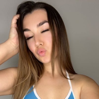 College cutie 🥰 
I respond to all DMs here… 😍 ( MY ONLY BACK UP ACCOUNT)