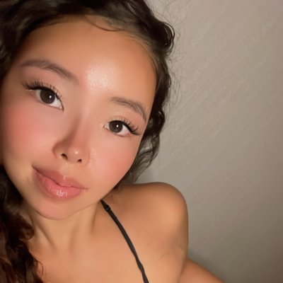 just a japanese girl who loves animee🥰
so if you too, click for my link to chat with me👇😌