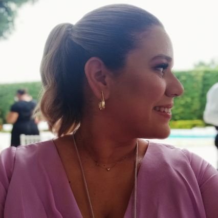 Loriveloso1's profile picture. Nordestina. Shalom. Péssima com tecnologia. Bora lá! 🌵