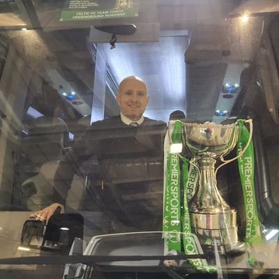 44 Yo from Airdrie, Dad of 2 girls Jordyn & Millie & Engaged to @katemackenzie87 - 🇾🇪 MUFC Fan 38 years & Counting - Official Team Driver for Celtic FC.! 🍀
