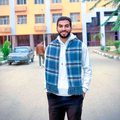 فَما غابَ عَن عَيني خَيالُكَ لَحظَةً
وَلا زالَ عَنها وَالخَـيالُ يَـزولُ
FEE_56🐼💙