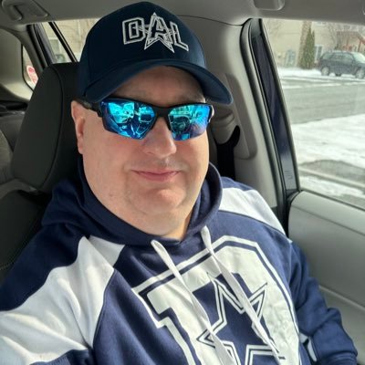 Decent, fun loving guy who loves music, movies, the Dallas Cowboys, football, baseball and family and friends 💙🏈🤘🏻🔥🍺😎🤠😈#DC4L. #Halestorm. #CowboyNation