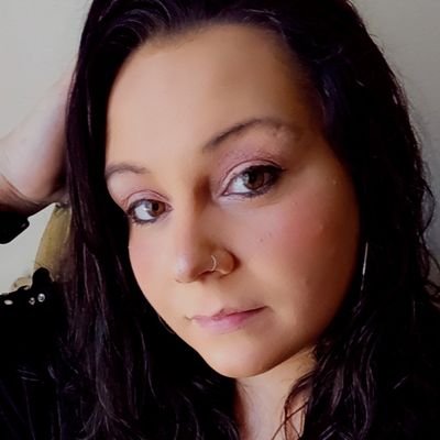 I am me and that's all I can be. I love to sing,dance have fun and make everyone smile. I love Kpop and silly things. im just me.#Nurse #Kpop Multistan