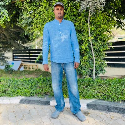 Kingcabdale4's profile picture. Born in hargeisa. Graduated from admas University College. Got decree in economics. Mission making the world a better place.