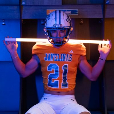 DB @Javelinafb    6’1  190lbs
                    100m - 10.87s FAT