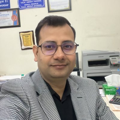 RahulSaras2712's profile picture. 