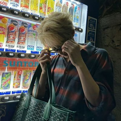 ซือวาย²⁸% ( busy )さんのプロフィール画像