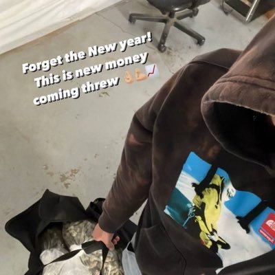 snatchioooo's profile picture. Yeah, this the room full of bosses, pussy, you a staff member End up like the last nigga, turn you into some gas,
