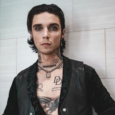 ‼️| NOW @maiisrevival |🎶| 𝑾𝒆 𝒂𝒍𝒍 𝒏𝒆𝒆𝒅 𝒇𝒂𝒊𝒕𝒉 𝒕𝒐 𝒔𝒕𝒂𝒚 𝒂𝒍𝒊𝒗𝒆 |✨| “Remember that things will get better” - @andyblack