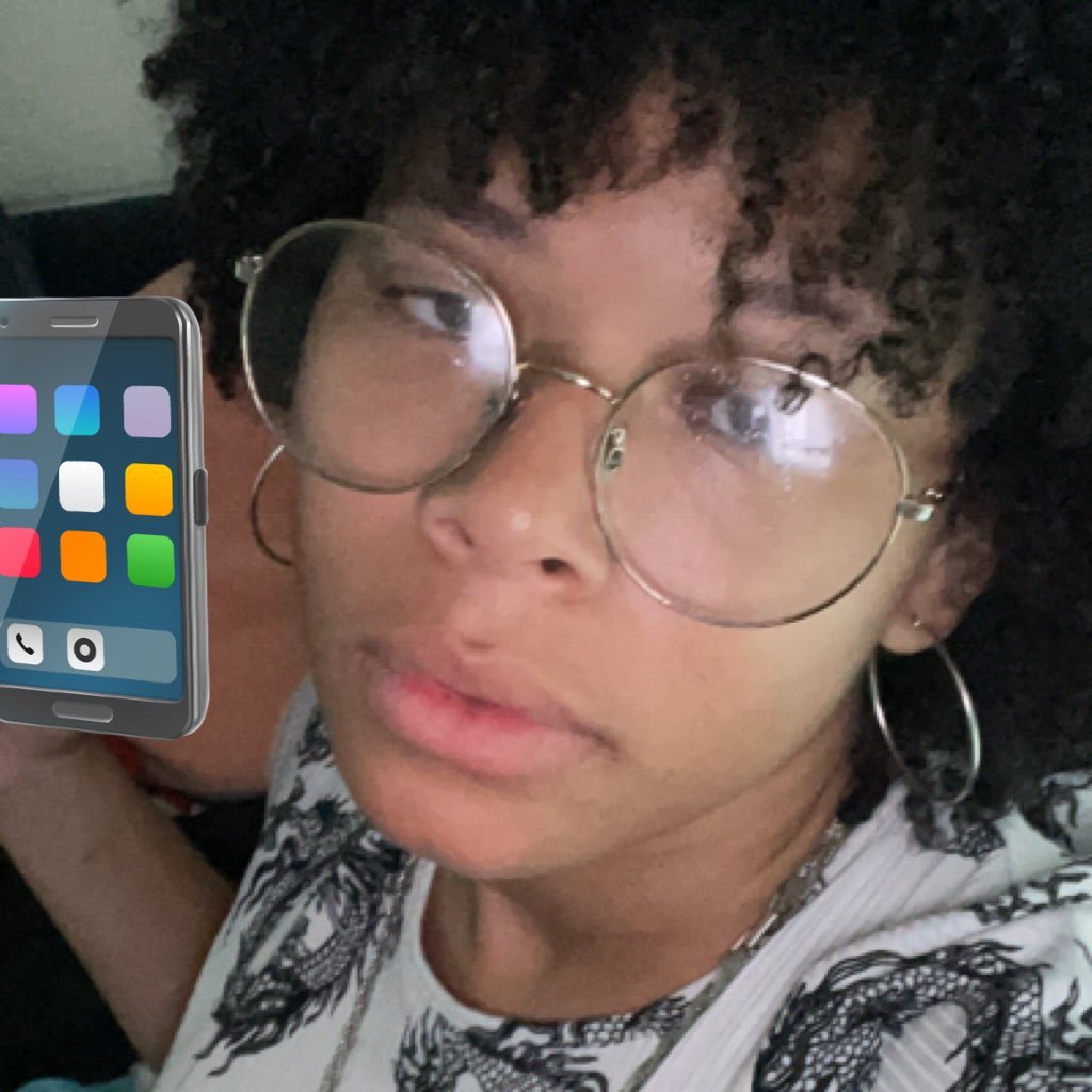 Barbz first🦄☝️|she/her| #blm cause I'm black 🧍♀️ | 🇵🇸 supporter | ▴ | Multi-fandom | 19