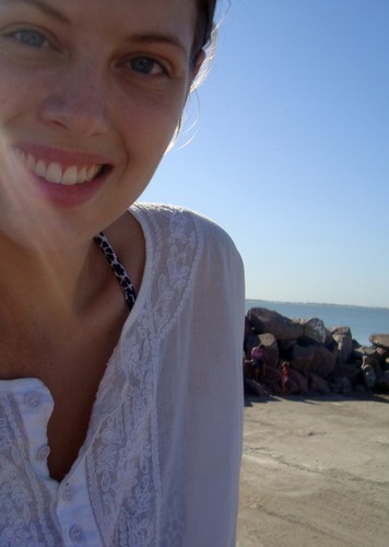 NataliaRoloff's profile picture. Cristo não nos pediu muita coisa, não exigiu que as pessoas escalassem o Everest ou fizessem grandes sacrifícios.Ele só pediu que nós amássemos uns aos outros