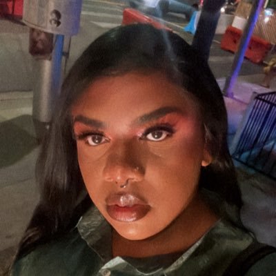 “we some hood bitches.” drag queen | @twitch partner and black unity guild leader | lsu tiger | business: contact@espesymone.com