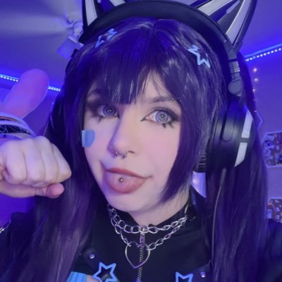 25 She/They - 💜PLURR💙 - Finding My Place🌎-Twitch Partner- #hitormissgirl 🏳️🌈 $Dizzykat3 - GAMERSUPPS CODE: NYAN