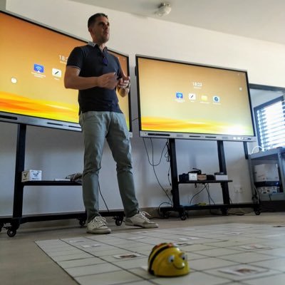 Maestro y Aprendiz, Sello Buenas Prácticas TIC, y AdF del INTEF Asesor Técnico Docente, CE4.0 #gamificación #robótica #AdF #clasesquemolan #alumnosfelices
