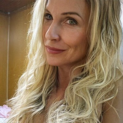 young, single mothers, divorced and mature!
women offering love,friendship sex and lots of fun!