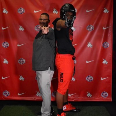 BigBodyCJ_'s profile picture. |God|Family|Defensive linemen @UCMFootballTeam email:bigbodycj32@gmail.com. personal #: 8169330132.