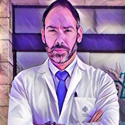 Padre, médico endoscopista , entusiasta del trabajo en equipo y la docencia; la risa sin duda es la mejor medicina.  Entretenido con la gestión.