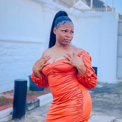 LadyOnyie's profile picture. Unspoken feelings…..Yet understood💔