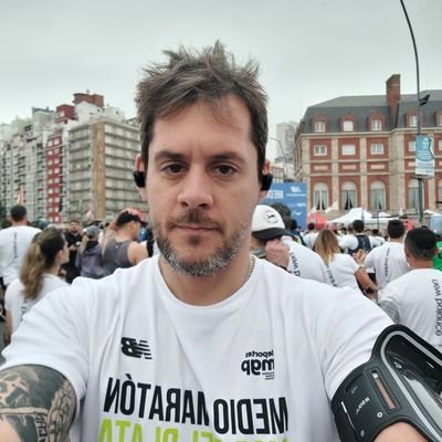 Curioso lector. Runner en recuperación. Mucha música. Finanzas y Tecnología. Bastante nerd. Papá de KMI. Kaizen. Gilmour Team 🎸. Campeón del mundo ⭐️⭐️⭐️