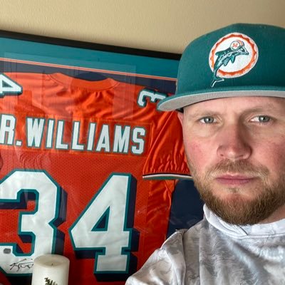 DirtySouth1982's profile picture. Florida boy and love my Phins!
