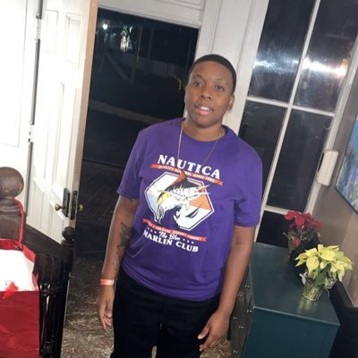 live,laugh,learn,love | #team pisces | 016🎓 |🥶 | ig:@j.cvrlz__ | 😈👅💦