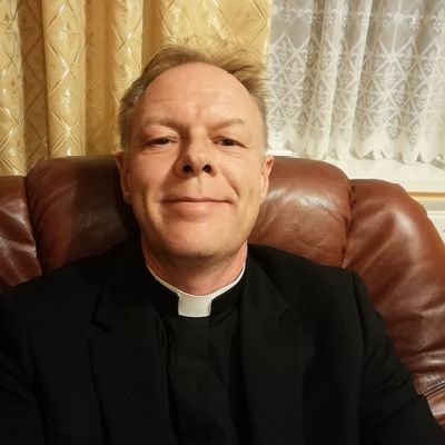 Canon Rheolaidd St Awstin, Offeiriad Plwyf yn Luton - Canon Regular of St Augustine, Parish Priest in Luton.