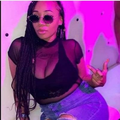 Sagittarius ♐
Full time Student
Rapper
Song Writer
Stylist
Entrepreneur
