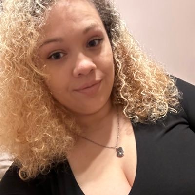 Vee_badAzz03's profile picture. yeah it’s me