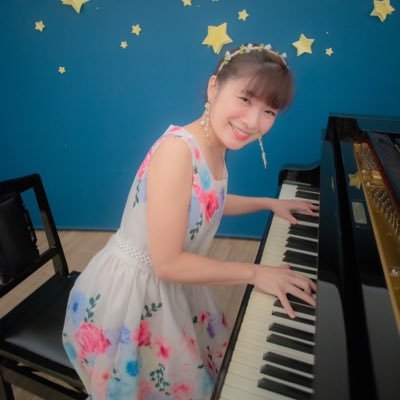 ピアニスト🎹オープンマイク🎤平和のピアノ弾いてます♪作曲、レッスン、CDアルバム4枚発売、コンサート活動♪80歳を超えてもみんなとピアノを弾くのが夢です🌈ストリートピアノ LOVE💖よろしくお願いします😊