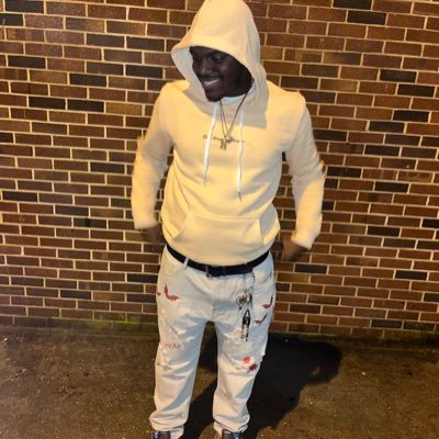 I’m a artist had to make a new Twitter follow me pain love Nd regret dropping today or this week 🎤🍫🤫