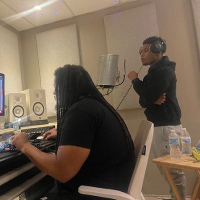 Lonerfor999's profile picture. 