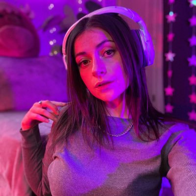 Twitch Affiliate 👾Looking to make some friends in the gaming community! 🥰 I stream a varitey of games on my PS4! 🎮
