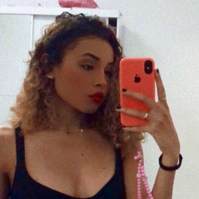 BaykusSena32256's profile picture. Senay Baykuş, İstanbul'da Girişimciyim Yoga yapmak, Dans etmek ile ilgileniyorum ve Galatasaray taraftarıyım.